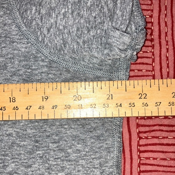 Anthropologie Womens size large Gray Multicolor Graphic Tee - Picture 4 of 8